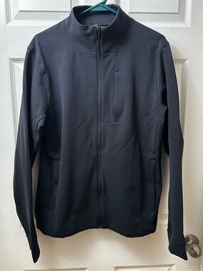 Lululemon Sojourn Jacket
Black Men’s Large